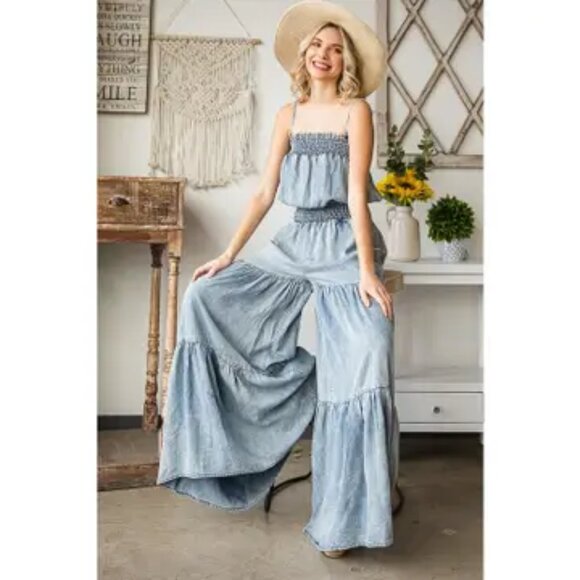 028 The Oli & Hali Washed Smocked Ruffled Wide Leg Jumpsuit Size Large - Picture 7 of 10